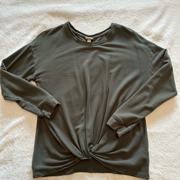 BUNDLE - 2 Women’s Sweatshirts - Size M - Picture 4 of 6